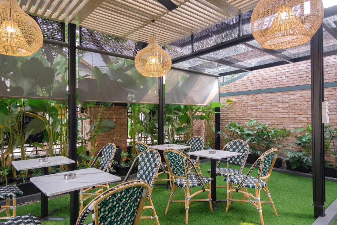 Casa Living Senopati Hotel Jakarta Luaran gambar